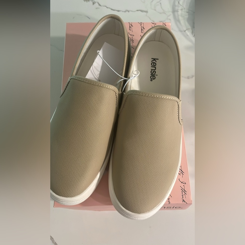 Kensie Taupe Slip-On Sneakers - womens sz7.5 - brand new